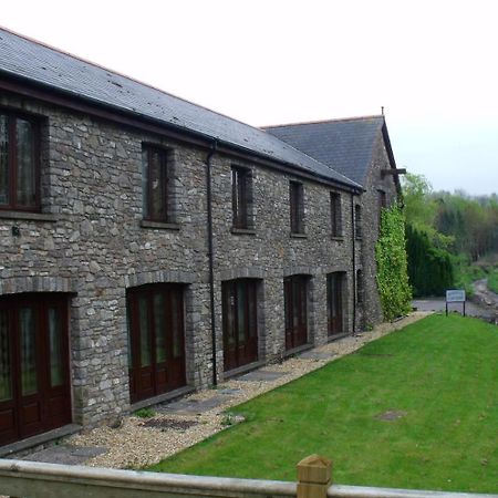 St Mary'S Hotel Golf & Country Club Pencoed Екстериор снимка
