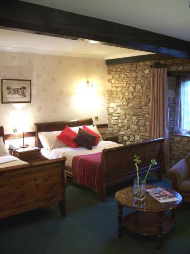 St Mary'S Hotel Golf & Country Club Pencoed Стая снимка