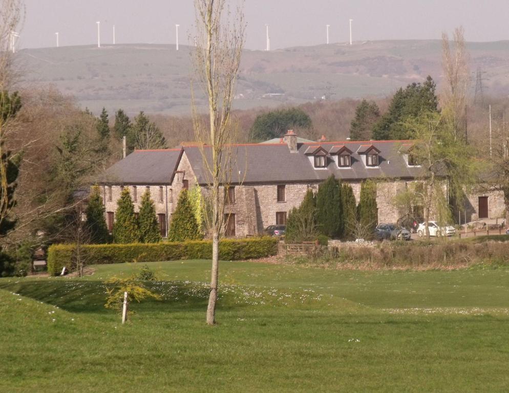 St Mary'S Hotel Golf & Country Club Pencoed Екстериор снимка