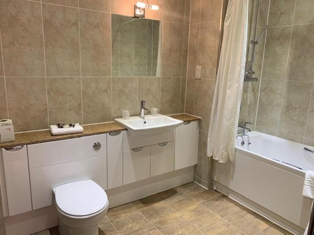 St Mary'S Hotel Golf & Country Club Pencoed Екстериор снимка